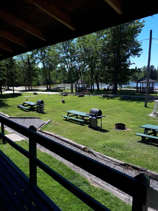 Chalkley'S Sandy Bay Cottage Resort Nipissing Beach Eksteriør billede